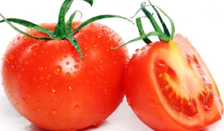Tomat, Si Merah yang Kaya Akan Manfaat 
